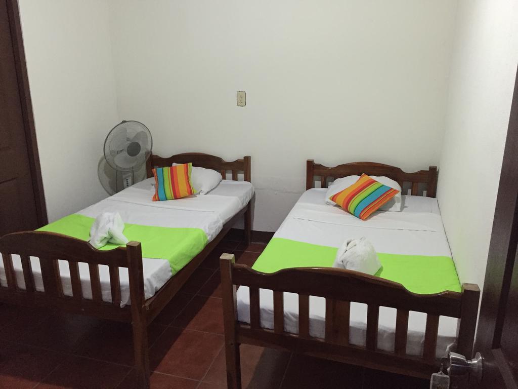Hostal El Jardin León Buitenkant foto