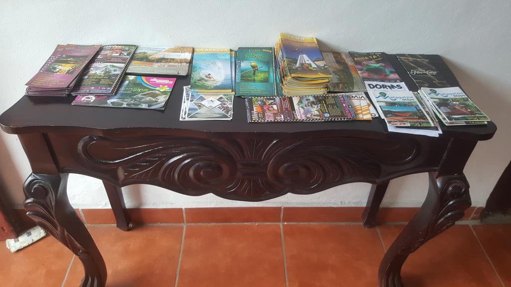 Hostal El Jardin León Buitenkant foto