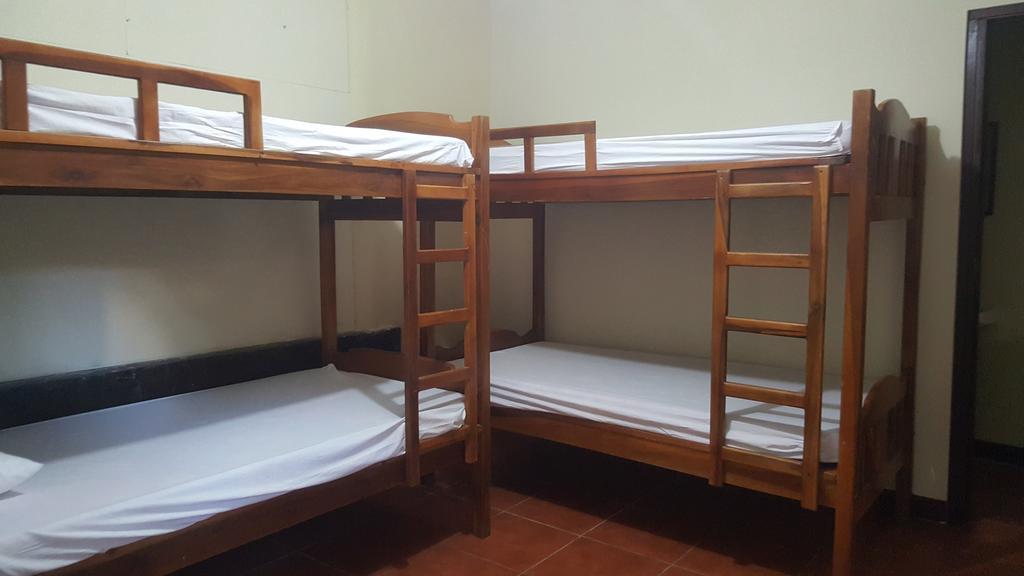Hostal El Jardin León Buitenkant foto