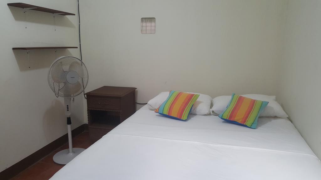Hostal El Jardin León Buitenkant foto