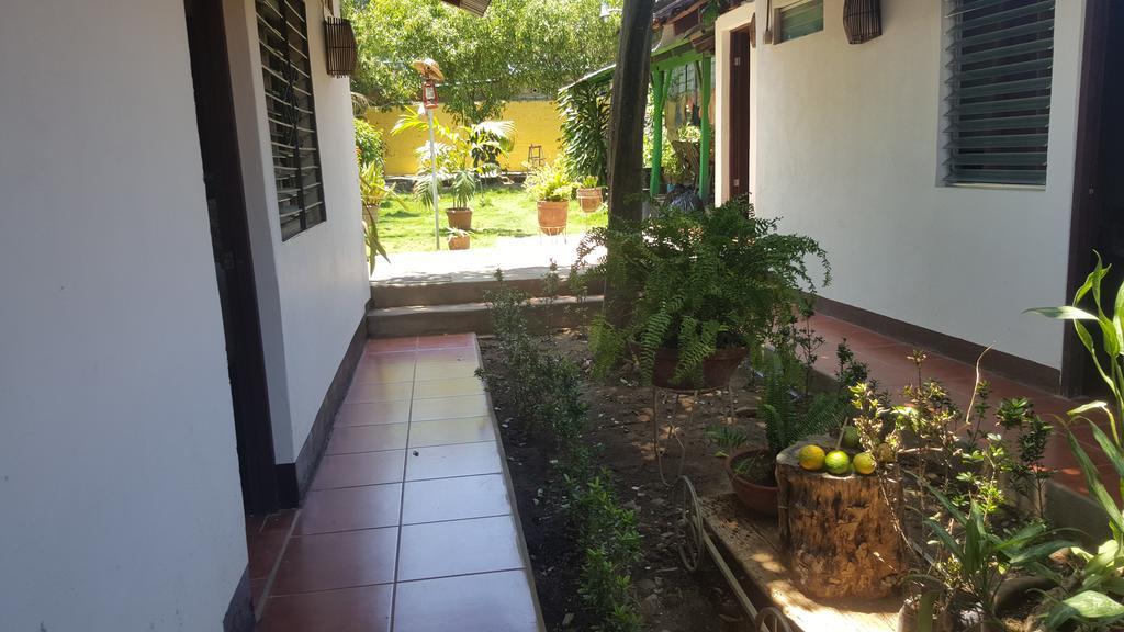 Hostal El Jardin León Buitenkant foto