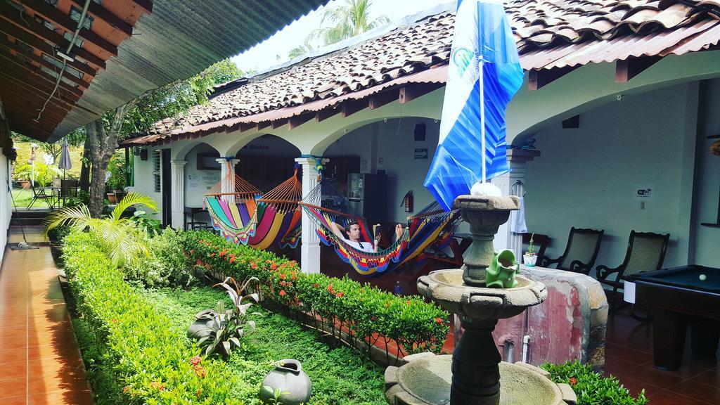 Hostal El Jardin León Buitenkant foto