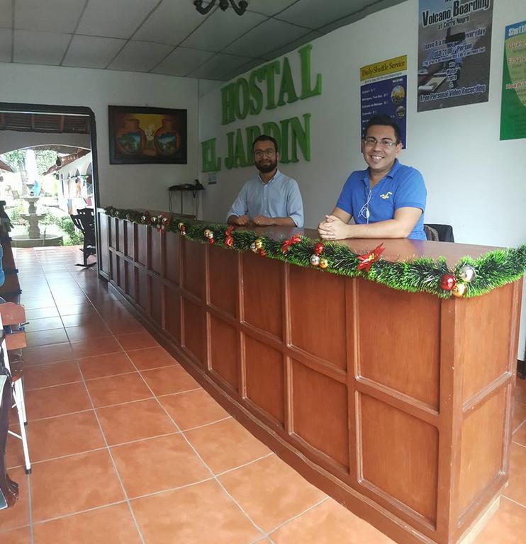 Hostal El Jardin León Buitenkant foto