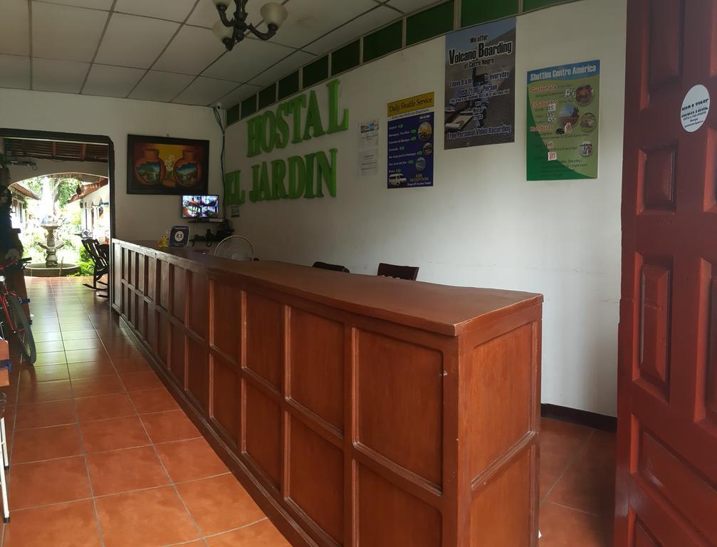 Hostal El Jardin León Buitenkant foto